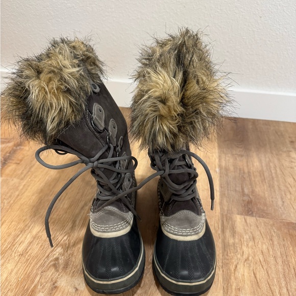 Sorel Joan of Arc Women’s fur lined winter boot